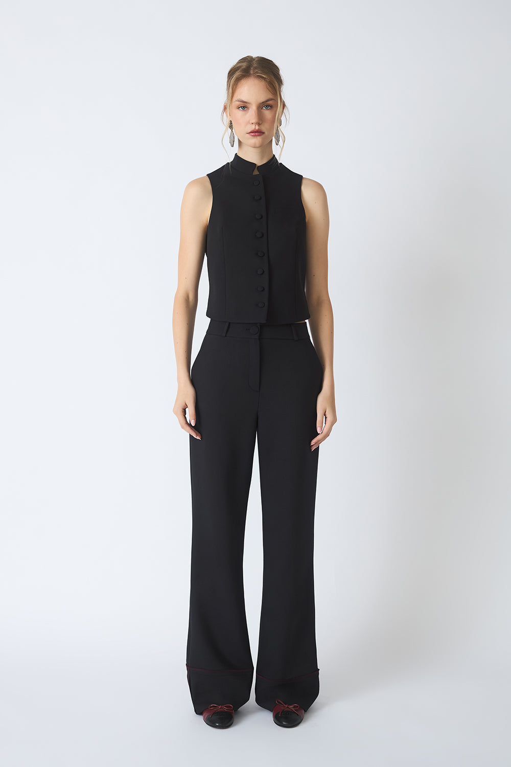 Yüksek Yakalı Düğmeli Üst